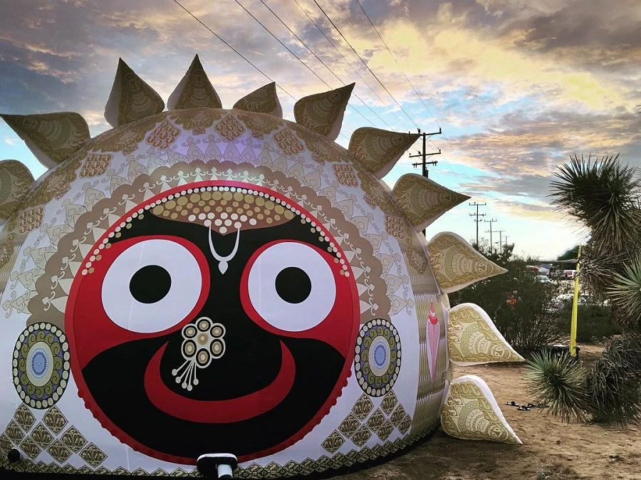 How to Create a Stunning 360° Brand Show: Geodesic Domes for Advertising